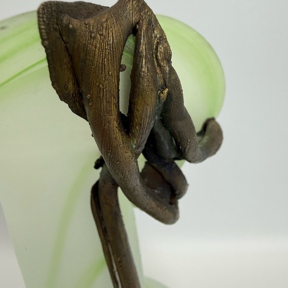 RARE Lime Green White Swirl Frosted Glass Art Vase Unique 3D Art Noveau 8.5” T - Picture 10 of 14